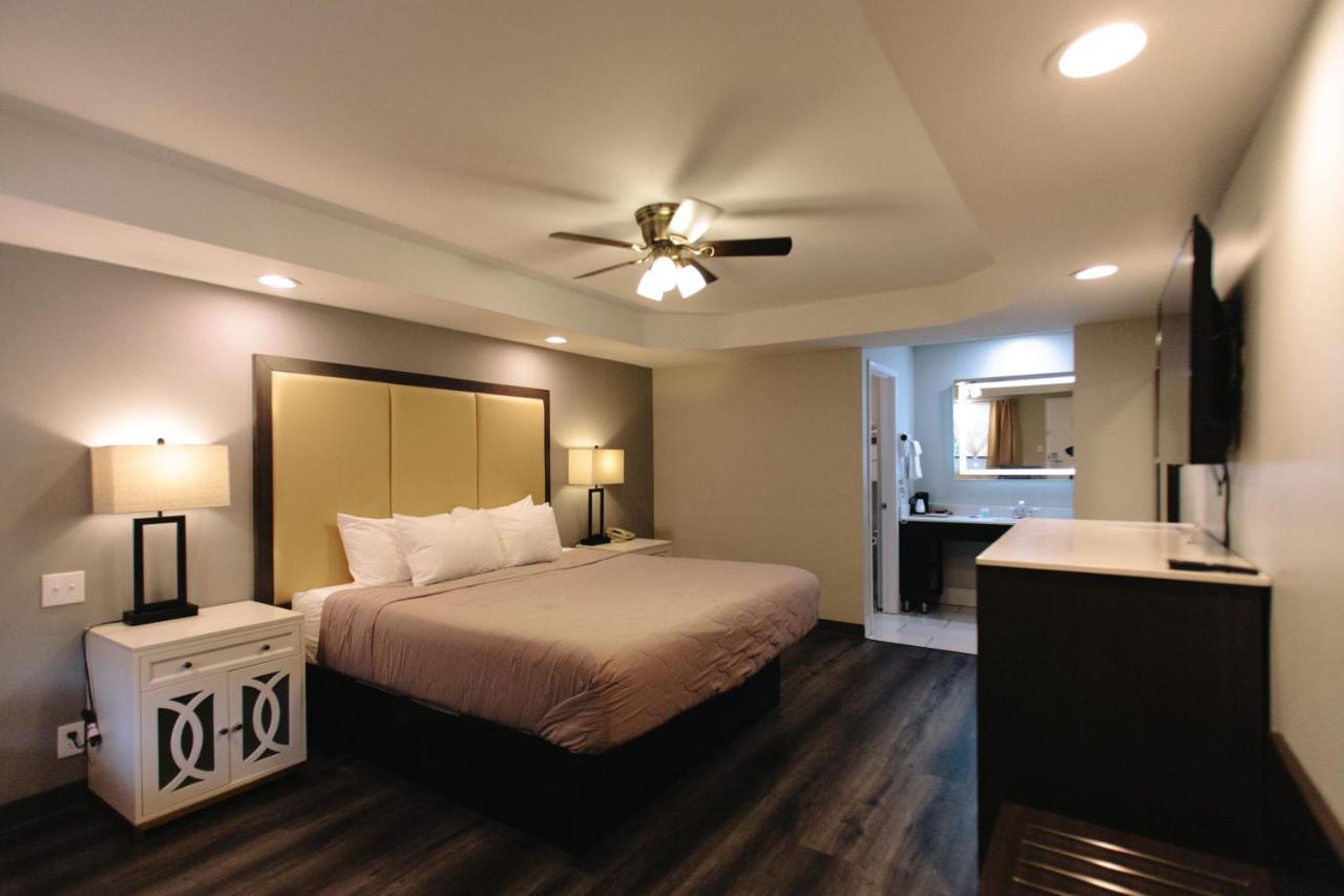 הלן Riverbend Motel & Cabins מראה חיצוני תמונה