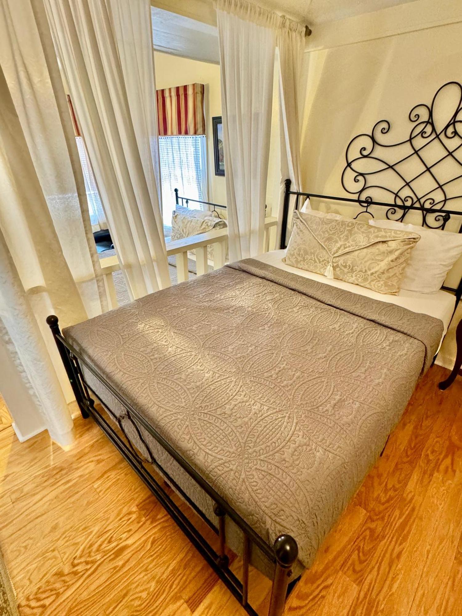 הלן Riverbend Motel & Cabins מראה חיצוני תמונה