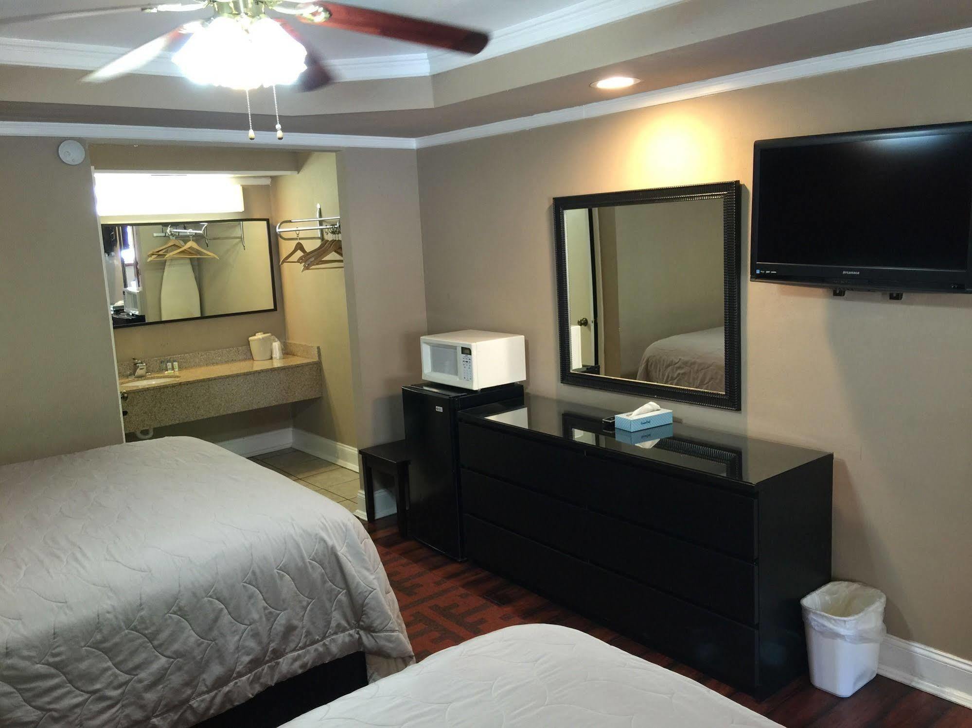 הלן Riverbend Motel & Cabins מראה חיצוני תמונה
