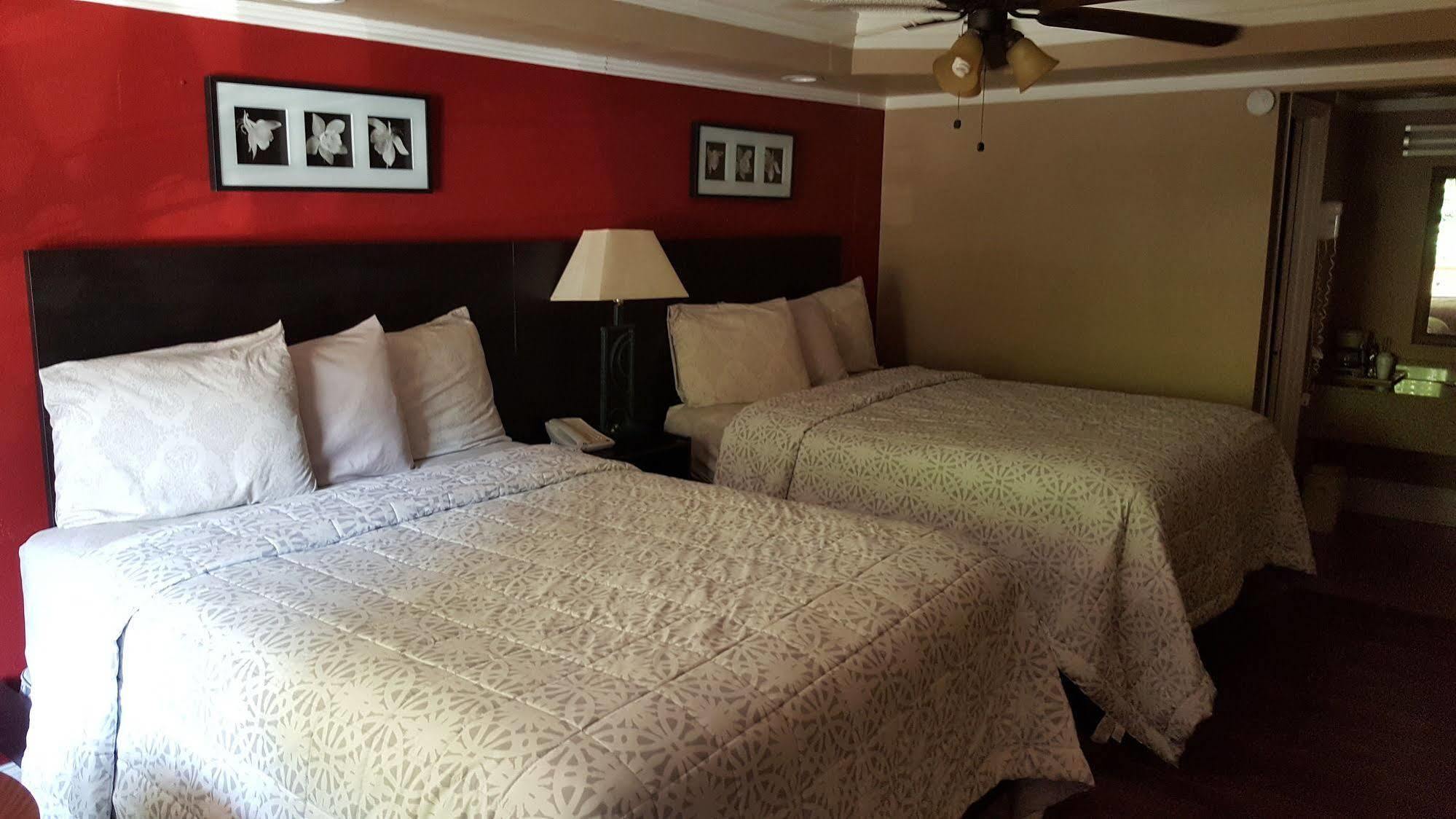 הלן Riverbend Motel & Cabins מראה חיצוני תמונה